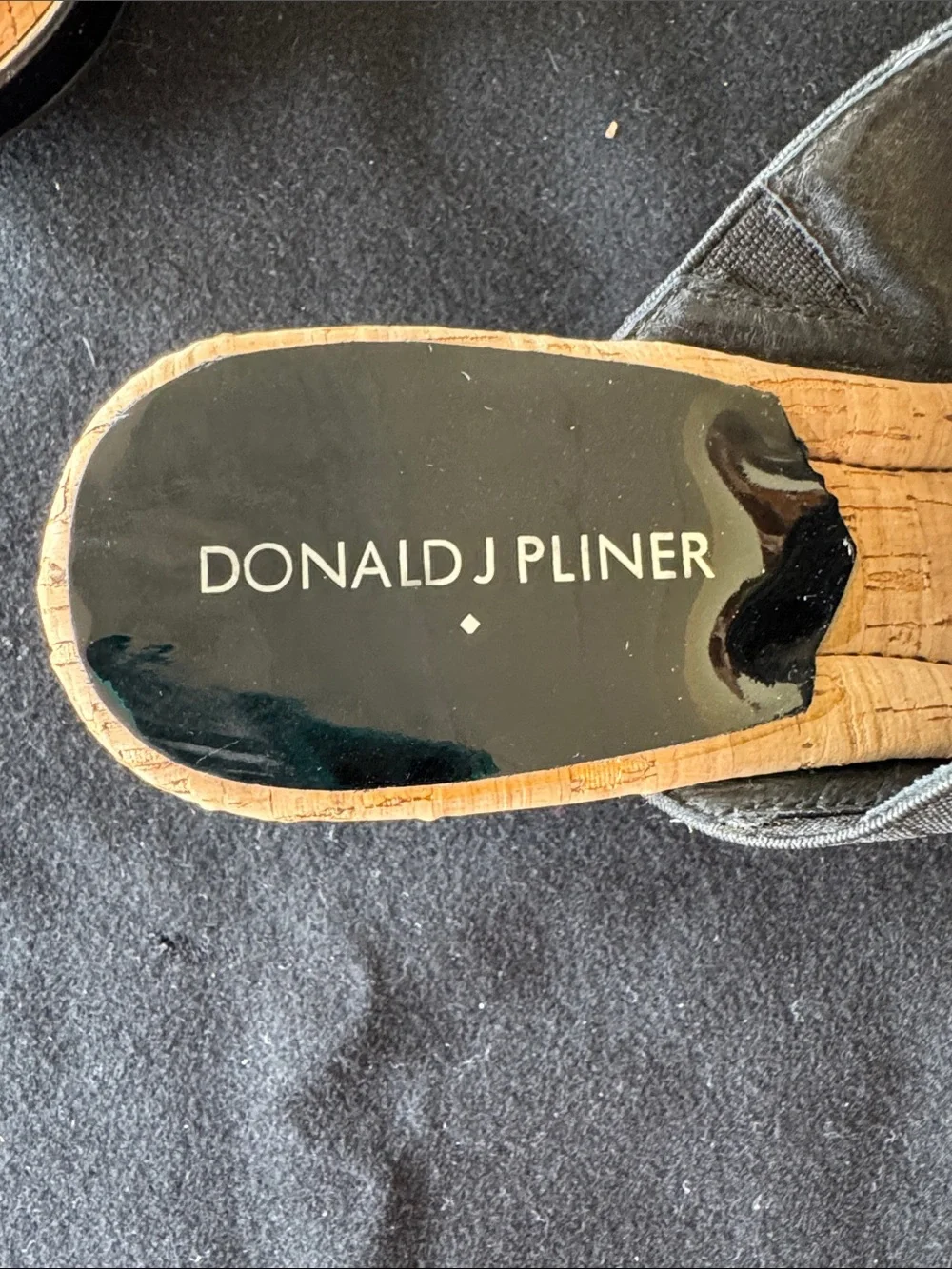 Donald J. Pliner elegant wedge